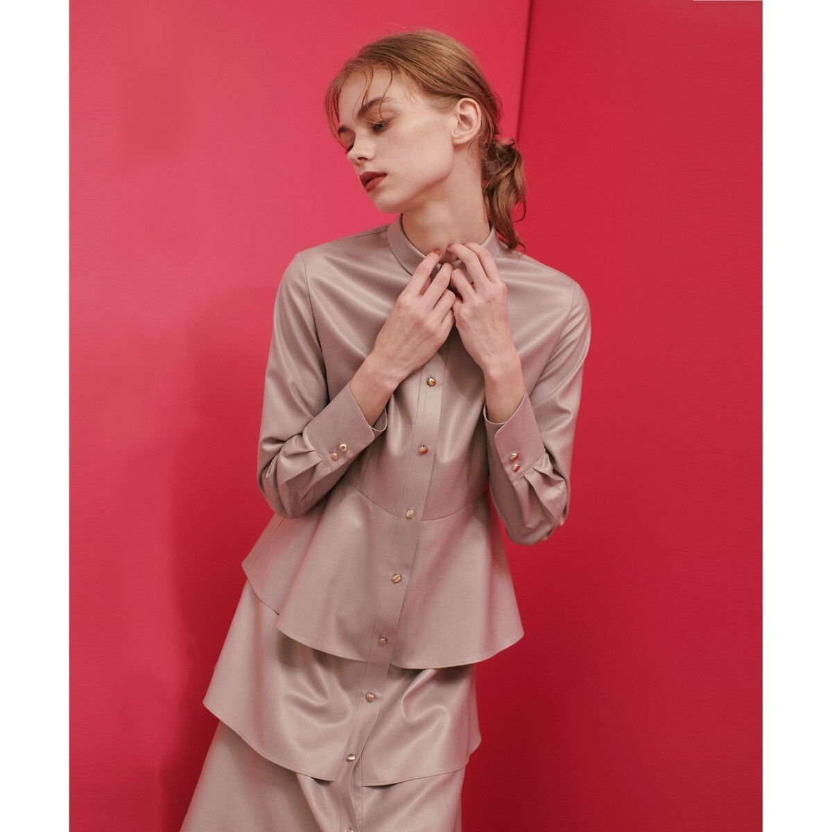 LOULOU WILLOUGHBY】グロッシーツイルティアードワンピース