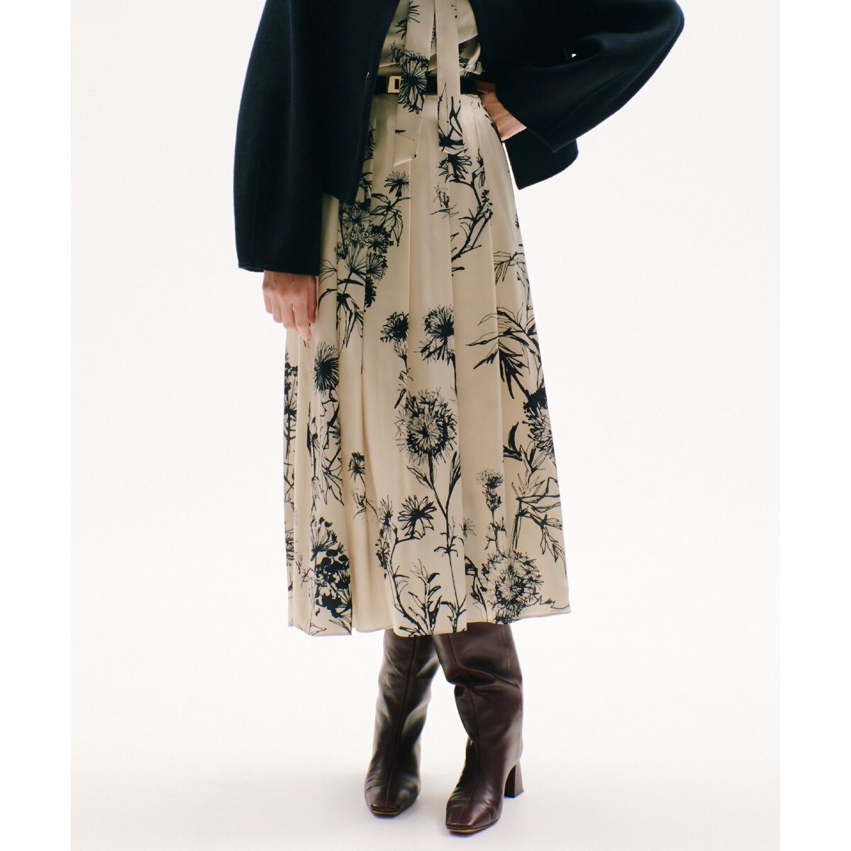 セットアップ対応可能】スケッチフラワープリントタックスカート