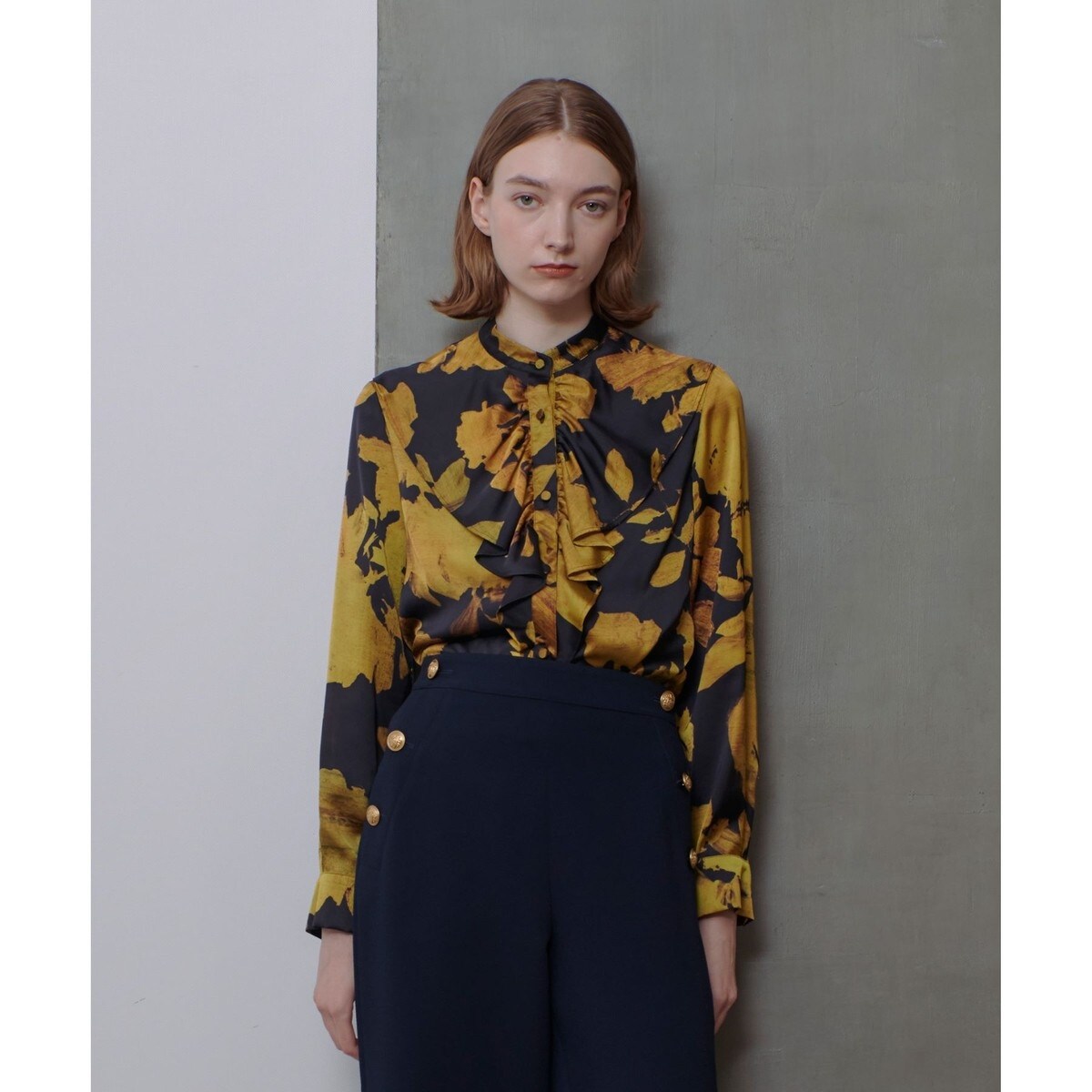 アルアバイル　モダンフラワープリントフリルブラウス モダンフラワーフロントフリルブラウス | アルアバイル