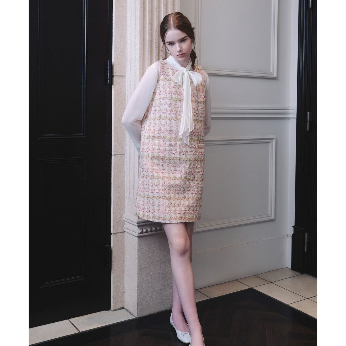 LOULOU WILLOUGHBY】ドットフラワーシシュウノースリワンピース