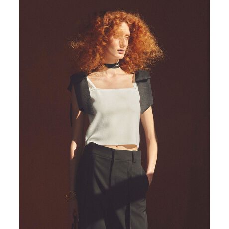 [^ԁF21251016160]yLOULOU WILLOUGHBY  2025 spring&summerzz̃{OłA{Oƃ~j^NgbvɁBAVg[ŎÔ߂łBV_[̒⑾Ae̍Ȃ悤Ȍ`ɂĂ̂ňS1ŒpĂ܂B25SS{ghB傫{R[fBl[g̃|CgɂȂĂꂻłB܂Aʂ҂ł܂ByX^btRgz{Oƃ~j^NgbvɂȂ蒅񂵗͔QBSFĖĂ܂܂Aƃ{[^̓{ڗ̂ŊÂ߂ȕ͍璧킵ĂǂBVvȃfUCȈאFXȃ{gXɍ킹ĂꖇłBZpFȂLkF򊴁FȂFʁƖ̊֌WɂAۂFČꍇ܂B܂p\REX}[gtHȂǂ̊ɂAiƉ摜̃J[قȂꍇ܂B\߂B