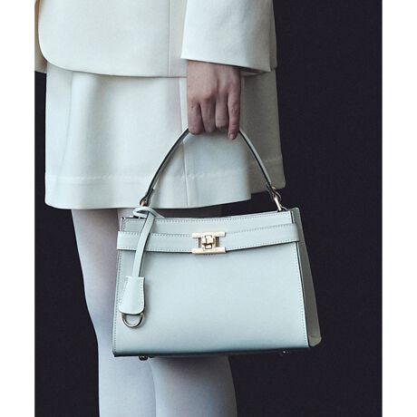 [^ԁF20252650030]yallureville 2025 autumn&winterzƂU[gƃtg̃cCXg̃Rrl[V_ȈہBJ}OlbgɂĊJ₷AnhobOƂĂł͂ȂAV_[xgtă{fBNXƂĂgĒ܂BfC[IP[WV[܂ŕLg܂BƖ̊֌WɂAۂFČꍇ܂B܂p\REX}[gtHȂǂ̊ɂAiƉ摜̃J[قȂꍇ܂B\߂B