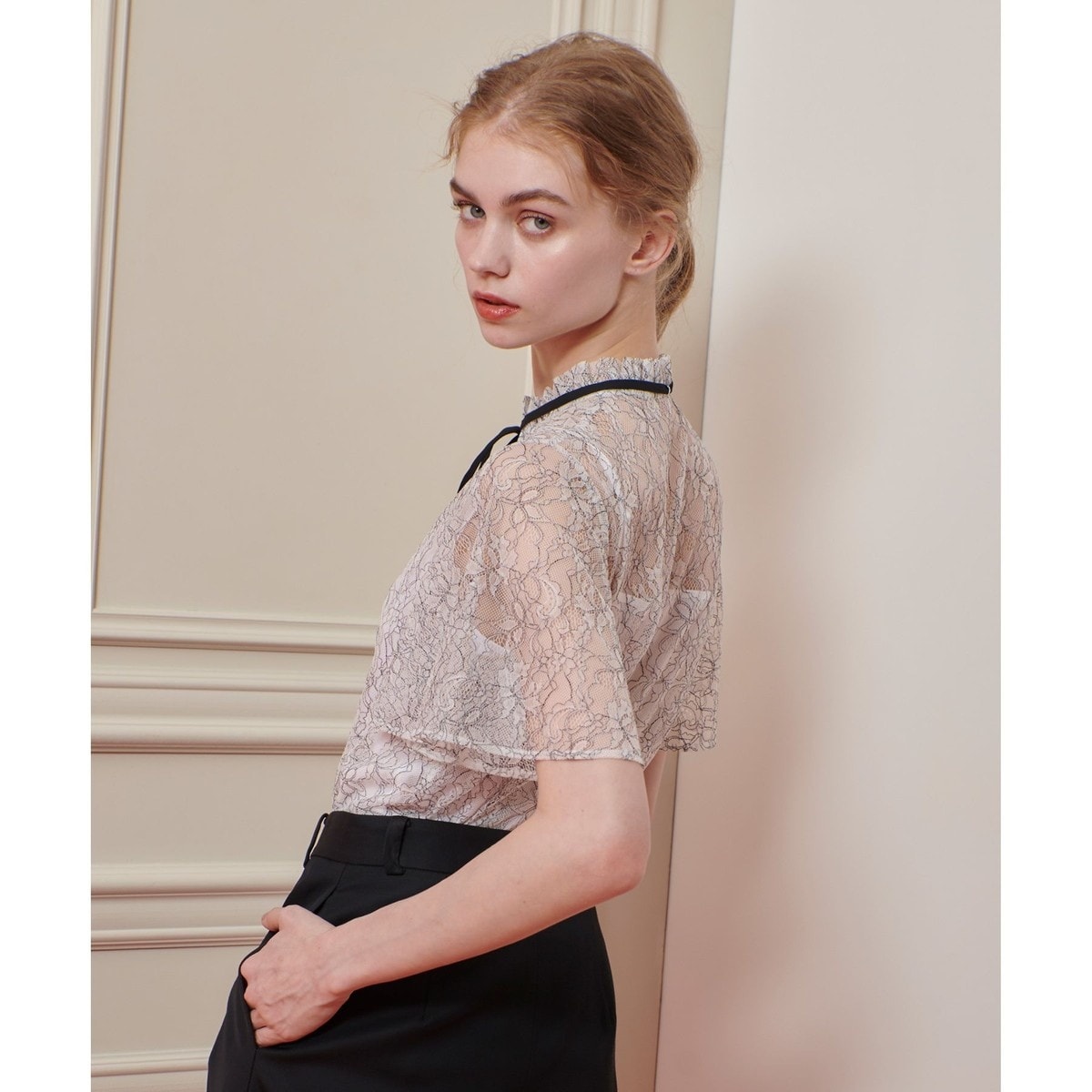 LOULOU WILLOUGHBY】ラッフルスタンドブラウス | ルルウィルビー