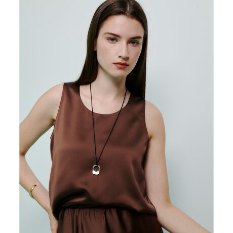 [^ԁF20252013600]yallureville 2025 autumn&winterzVN̂悤ȂȂ߂炩ȎƁA悢򂪏iȈۂ^ꖇBfRe݌̃C悢ŁAwV[ȔvXBȂ₩ȗA{fBCYɃJo[ĂVGbgBWPbgu]̃Ci[ƂĂ̒p͂AG߂ɂ͈ꖇŗGKgɊy߂^NgbvłByX^btRgzVcWPbgȂǂ̃Ci[Ƃđ劈̃ACeBɈꖇłĂ܂B񌳂A[傫߂AǂŃwV[ȔoĂ܂B̃CYɃJo[ĂDGȃVGbgBCłAEgłx䊴łBzCg͔瓧܂CɂȂȂxłBVN悤ȏ㎿ȃ|GXefނŁAł\łBƖ̊֌WɂAۂFČꍇ܂B܂p\REX}[gtHȂǂ̊ɂAiƉ摜̃J[قȂꍇ܂B\߂B