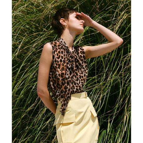 [^ԁF20252013060]yallureville 2025 autumn&winterzC|[g̃A[JCu}ĂVɕ`NIWĩIp[hłBӂƖĉ݂fފAĝɒtȂtAVGbg̃{E^CuEXłBJ[SpcW[YȂǁAJWA{gtF~jɎdグACełByX^btRgzlȈۂ̃Ip[huEXBƏ_炩G̃|GXefނŁAVɂȂɂAmXgXȒSnłBꖇł₷CɂȂ錨Jo[ĂfUCłB{fBCEȂ▭ȃVGbgBYȗőS̓Iɂ茩܂BWPbgȂǂ̃Ci[ƂĂœKŁA{E^CVC؂₩ɂĂ܂BpcX^CŊÐhɍ킹̂߂ŁAfjȂǃJWAȃX^COɂBق̂蓧̂wV[ȈۂŁACi[ɔZF𒅂ĂقƂǋCɂȂ܂Bł\łBƖ̊֌WɂAۂFČꍇ܂B܂p\REX}[gtHȂǂ̊ɂAiƉ摜̃J[قȂꍇ܂B\߂B