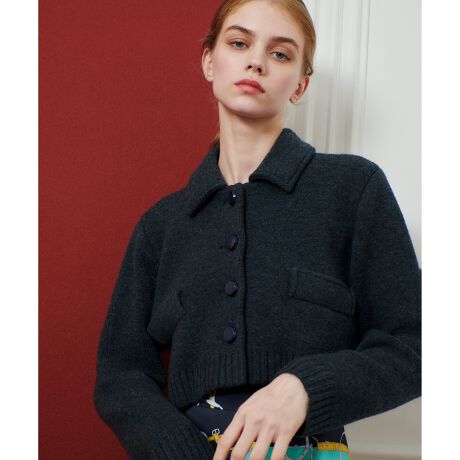 [^ԁF21252016080]yLOULOU WILLOUGHBY  2025 autumn&winterz\̓E[100̎gpAɂ̓|GXe100̎gpڌ2w\̃jbgWPbgBƂҒnł|GXegp邱ƂɂyVjbgWPbgłB͒Z߂̃fUCŃgbvXƂ͂As[X̏ɉHDĂĂfGłBR[g܂łȂHDACeƂĒ܂킵łꖇłByX^btRgzHDɂvI[o[̂悤ɂgAXCb`V[Y{iIȓ~܂Œy݂jbgWPbgBRpNgȃTCYƒŒ邾ŎRƖڐオAX^CAbvʂBA[A[z[rIXbLƂ̂ߔ̃Jbg\[uEXCi[ƂĂ傤ǗǂłBۂ݂̂傫߂̃{^|PbgfBe[ȂǃVvɍ킹邾łX^COdオ1łBH̓WPbĝ悤ɉHDƂĂgA~ɂ̓R[gCŃvI[o[gɁBOV[Y􂷂jbgWPbgłBƖ̊֌WɂAۂFČꍇ܂B܂p\REX}[gtHȂǂ̊ɂAiƉ摜̃J[قȂꍇ܂B\߂B