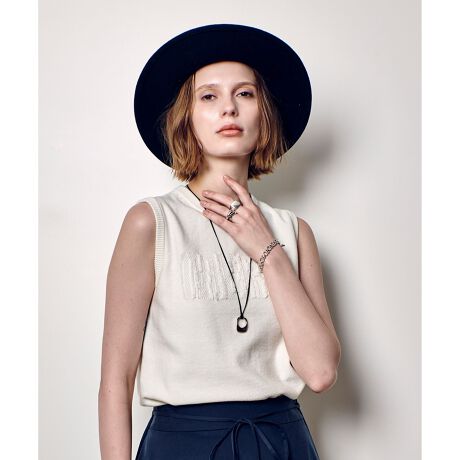 [^ԁF20252016070]yallureville 2025 autumn&winterzAAoC̏H̒ԑfށARbgJV~ł肵vI[o[B͐VeNjbNɂAWK[hƃtWgݍ킹ăS\nCJWAȈꒅłBWPbgCTybg̃Ci[ɂ҂ȃACeŁAH璷Ăfފ|CgBԂ̃ItzCgAgbvO[Ƀgh̃CG[RFWJłByX^btRgz̊̂tW̃Sm[X[ujbgBRpNgȃTCYłA{fBC͏EȂ▭ȃVGbgłBRbgC̑fނŁAGǂA_炩SñACełBǂ̂鐶nœ͂܂BT߂ȃSfUCȂ̂ŁAJWA_E߂AfjȂǂ̍킹͂ALC߃ACeƂ̍킹߁BWPbgȂǂ̃Ci[ɂ􂵂܂BƖ̊֌WɂAۂFČꍇ܂B܂p\REX}[gtHȂǂ̊ɂAiƉ摜̃J[قȂꍇ܂B\߂B