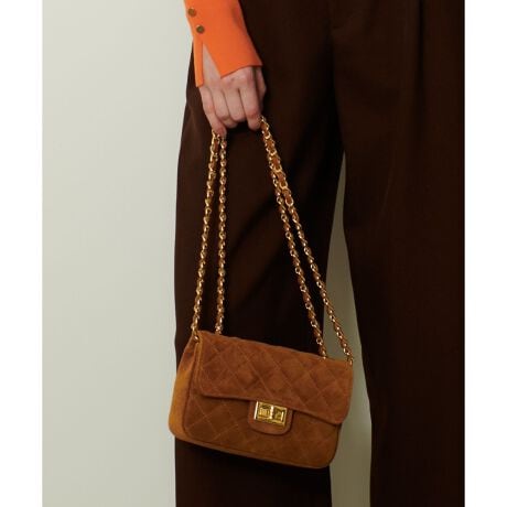 [^ԁF20252650070]yallureville  2025 autumn&winterzAURENTTIƂ̃_ul[BlC̃LeBO`F[obOXG[hfނɂȂčēoBLeBÕfUCƃS[h̃`F[ANZT[̂悤ɒȂ̃ANZgɂȂ܂BLX^CɓށA傤ǗǂTCY͂łBC킸fC[Ɏg₷iɂ䂩܂BƖ̊֌WɂAۂFČꍇ܂B܂p\REX}[gtHȂǂ̊ɂAiƉ摜̃J[قȂꍇ܂B\߂B