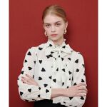 WEB限定【LOULOU WILLOUGHBY】デシンハートプリントボウタイブラウス 