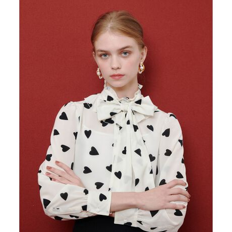 [^ԁF21252013250]yLOULOU WILLOUGHBY  2025 autumn&winterzyICVbv 菤i zItzCgJ[FICVbvEÉX lCr[J[@@FICVbvuEJ[@@FICVbvENEWoManVh 菤iEBr[Ԃ̃t{E^CuEXɃLb`[ȃn[ĝo[WoB[hƗVѐS𕹂fC[Ɋ􂷂ʂȃuEXłB傫ڂ̃n[g`[tVѐSAzFƂꂢȗ̑fގgől炵íBjbgAE^[̃CɒāA񌳂n[ĝ̂fGłByX^btRgzԂ̃hbguEXƓ^̃uEXBfVhbgvguEXƑfފ␶ň炢łBLb`[ȃn[g̃vgC̏オ1łBNVJȌ^ł̂ől̕y߂n[gvgɂȂĂ܂B{E^C͎O\Ȃ̂Ń{^1.2OAlbNJĂnTGKgȒ߂łBWPbg̃Ci[ɂf邱Ƃ͂AӂӂjbgƂ̃C[hH~ɂ͊y݂ȃACełBĈȊO3V[Yg鐶nŃOV[YԈႢȂłBVɂȂȂ̎ýB\pɂ͂Afjƍ킹ăfC[gɂBVvȃ{gXŊȒPɂłR[fBl[gɂĂ܂Bgl̂yAwreACełB􂢉\łBƖ̊֌WɂAۂFČꍇ܂B܂p\REX}[gtHȂǂ̊ɂAiƉ摜̃J[قȂꍇ܂B\߂B