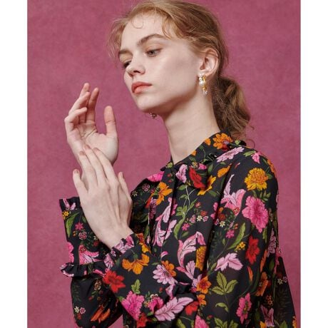 [^ԁF21252013160]yLOULOU WILLOUGHBY  2025 autumn&winterzVg[̃{^jJuEXBsNAԁAIWƒgFn̉ԁX؂₩ŏH炵vgłBVg[̕𐶂ƂɂÃJtX܂ōEΏ̂łB܂Ƒ̃JtXɂꂽv`t|CgB{̋Ђ͂đtƂ̃oXl̉f郊{uEXłB􂢉\łByX^btRgzubNnɑN₩ȃg[̒gFJ[̂ĂARgXg؂₩łBt[vgłtF~jɂȂ肷ɁB݂ƃJtXׂ̍ȃt|CgBz̃tȂ̂Ń{fBɓ݂܂̂ŊÂȂ肷ɒĂ܂B܂܂ȒgFJ[vgł̂ō킹{g̃J[Iт₷AJ[{gŊyނ̂߁B|GXe100%̂ɂȂɂC[W[PAACełBfj킹̃JWAȃItX^C炲ʋ΁A\܂ōLgA؂₩ȒfuEXłBƖ̊֌WɂAۂFČꍇ܂B܂p\REX}[gtHȂǂ̊ɂAiƉ摜̃J[قȂꍇ܂B\߂B