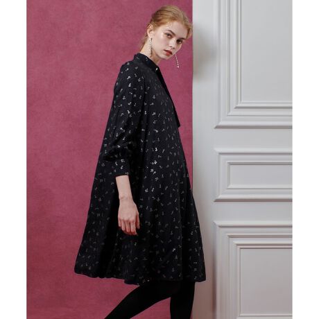 [^ԁF21252014160]yLOULOU WILLOUGHBY  2025 autumn&winterzLOULOU WILLOUGHBYX܂ƃICVbv̔ɂȂ܂B`ṽe[}AgW[{bNXi󔠁jJeeee`[tɂWK[hfށBꂩ畿쐬ăIWiőfނ肵Ă܂Bn̖nɂ̃WK[hāAS[hƃVo[̃ŕIɕ𕂂Ă܂B@ׂȕɖnoł܂B؂₩ȈiłBegVGbg̍L̂郏s[XBX^hJ[ɁÃ^CꉺfUC[ĥ镵͋CłBXÔЂő̓Ou[cŃfC[ɁA^CcɃpvXŃhbV[ɁAV[ɍ킹Ăyݒ܂BƖ̊֌WɂAۂFČꍇ܂B܂p\REX}[gtHȂǂ̊ɂAiƉ摜̃J[قȂꍇ܂B\߂B