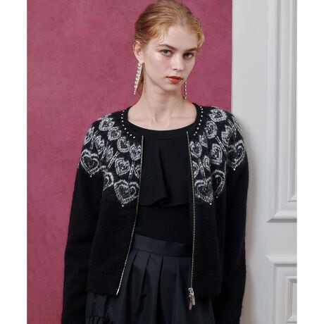 [^ԁF21252016290]yLOULOU WILLOUGHBY  2025 autumn&winterzwAaE[fނłӂӂ̃WK[h肵܂Bn[g҂ݍ񂾕̒ɁArW[r[YAXpR[hJāBVbNȃmN[̔zFȂLANZgBmfBbNZ[^[̗lȎȂ烂_Ɏdグu]łBJWA߂ɒȂāAR[fBl[g̃ANZgɂȂ܂ByX^btRgz񌳂肵Ă̂ŁA^[gd˂Đ^~܂ŊBƂVGbgȂS̓Iɂ茩oXŁAJWA߂R[f̃ANZgɂ҂łBZpFȂLkF򊴁FF߁Ɩ̊֌WɂAۂFČꍇ܂B܂p\REX}[gtHȂǂ̊ɂAiƉ摜̃J[قȂꍇ܂B\߂B