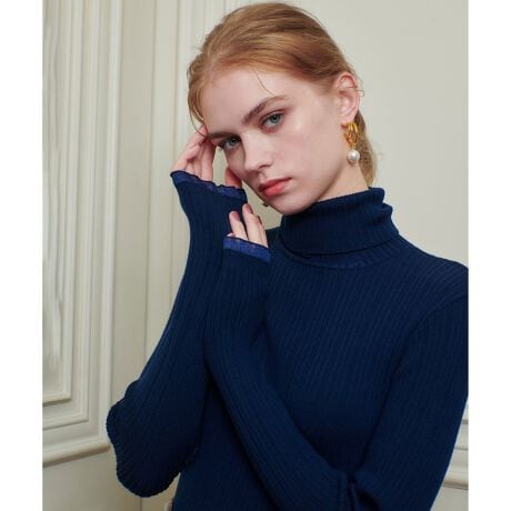 [^ԁF21252016200]yLOULOU WILLOUGHBY  2025 autumn&winterzGNXgt@CmgpBFƖږʂAg㎿ȑfނłBڂ̋KIȃuŃIt̓CɂȂȂ悤ґɎ낦܂BGƂƂŃ`N`N܂BR[g𒅂鎞ɂȂĂ猩t|CgɁByX^btRgz񌳂ƑɃt{ꂽujbgBt͓LƂnŁAVvȂfUC蒅񂵂̌ꖇłBGNXgt@Cmfނŕۉ͂񂵂Ȃ₩A\ʂ̂ق̂ȉ₩B`N`NɂASnƂĂǂłBRpNgȐ݌vŁA{gXI΂ȕłoXAbvł܂BE@ȂEd@@yEXgb`@S̓Iɂ聦Ɩ̊֌WɂAۂFČꍇ܂B܂p\REX}[gtHȂǂ̊ɂAiƉ摜̃J[قȂꍇ܂B\߂B