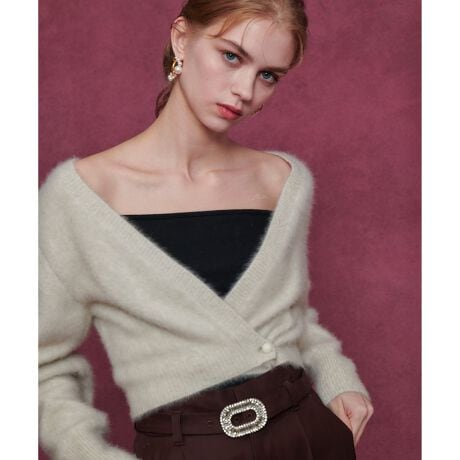 [^ԁF21252016240]yLOULOU WILLOUGHBY  2025 autumn&winterzLOULOU WILLOUGHBYX܂ƃICVbv̔ɂȂ܂BgTreB̊Ŏ炳ꂽς̞тJV~ɃuhAۉ̍ӂӂjbgłBTChɕt{^ŗ߂āAJVN[ƂĒĂfGłBO2WAY ł̂ŁAwVlbNɂăJVN[߂Ēƃh}eBJȃR[fBl[goオ܂BNbvhȏARpNgȐ݌vŁAӂXJ[g⃏Chȃ{gXbLBӂӂȂ̂ɒ₹vXByX^btRgzRpNgȒ̓EBr[̃{gƍDoXł܂BȂƂȂё̒ӂӂACeƐĝɃ{[oĂ܂ɂ߁Bc̔Y݂J[fBKłBJV~~tHbNXȂł̗͂̔ǂ́BfŒpĂCɂȂ܂łBuEXƂ̃C[hȂǒy݂ȂCɂĂł̂J[fBK^Cv̊|CgBHD肩^~̃R[gC܂Œy݂܂BƖ̊֌WɂAۂFČꍇ܂B܂p\REX}[gtHȂǂ̊ɂAiƉ摜̃J[قȂꍇ܂B\߂B