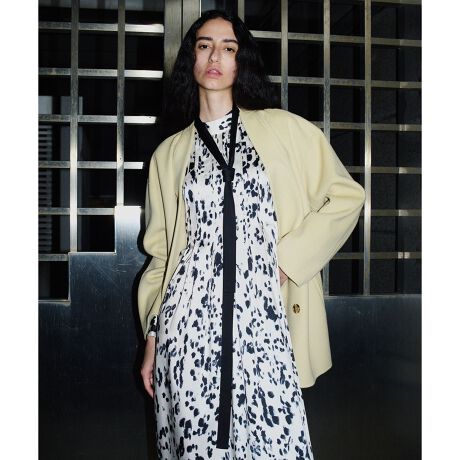 [^ԁF20261014030]yallureville 2026 Spring & SummerzOFFICINAЂ̃_VÃX^CbVŃNVJȃmg[vggpAv[c|Cg̃{E^CfBe[s[XBɂĂӂƐnL悤ɃtAʂov[c̐܂݌vAg̓Xeb`ŗ}Ăقǂ悭̂ɃtBbgEGXg̏ォ琞ɂăv[cOf[V̂悤ɏĂƂŁAtF~jȏ_炩ۂ^ĂtBbgtA\܂B{E^C̓{т͖ܘ_AꗍŐ炵Ē^Ĉ悤ɌŒĂfGłBƖ̊֌WɂAۂFČꍇ܂B܂p\REX}[gtHȂǂ̊ɂAiƉ摜̃J[قȂꍇ܂B\߂B