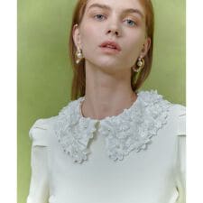 【LOULOU WILLOUGHBY】フラワー衿付プルオーバー