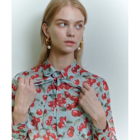 [^ԁF21261013150]yLOULOU WILLOUGHBY 2026 Spring & SummerzyICVbvENEWoManVh 菤i zVvȃVcɎO铯fނ̃{|Cg̃uEXłB݂̌Ƀ[v̂Ń{YɒpĂ܂BۓIȉC|[g炵ڂ̃`F[A`[~OƑlۂfUC̃vgłB~gƍňۂς2FȂfUCłBƖ̊֌WɂAۂFČꍇ܂B܂p\REX}[gtHȂǂ̊ɂAiƉ摜̃J[قȂꍇ܂B\߂B