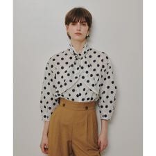 ポルカドットブラウス