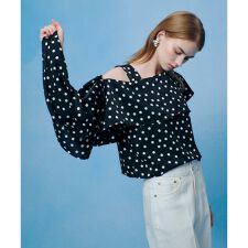 【LOULOU WILLOUGHBY】アシメフリルオフショルブラウス