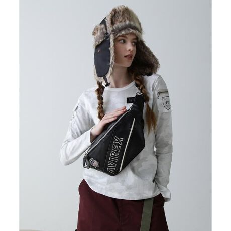 [^ԁF7833976242]VARSITY DESIGN BULTO BODY BAG ^ o[VeB fUC ug {fBobOre[W̔zFœꊴ̂郏byƁAU[WPbgCXpCAꂽo[VeB[SۓIȃ{fBobO&lt;iڍ&gt;E{̂ɏvȃRuEV(Zu\)̊v̗pEo[VeBWPbg̃fUC\[X̃OtBbN[NETCY^ 36cmA 16cmA}` Xcmn̐nF̐FȂǂɎ܂ŁAuh̒ԂƂĉiNՂVOl`[o[VeB[WPbgC[WƂȂĂ܂ByAVIREX^ABbNXz&nbsp;1975NɃAJR̃RgN^[ƂđnƂAtCgWPbgł̔FmxIɍ߂AVIREX́A1985NAfUCւ̕s̐_ŃX|[cJWAɂioBAVIREX VARSITÝAÂǂAJe[}ɂX|[cCŁAABbNXȂł͂̃J[OƓƑnIȃOtBbNfUCHIPHOPV[𒆐SƂlCA[eBXgX|[cIɍDŒpAč̎҂̃Xe[^XuhւƊg債BNVJłȂǂȃV[łF򂹂ȂAVIREX VARSITỸEFÁAʂ⍑Ђ킸AAJq[[̐_M邷ׂĂ̐lɍxꑱĂB