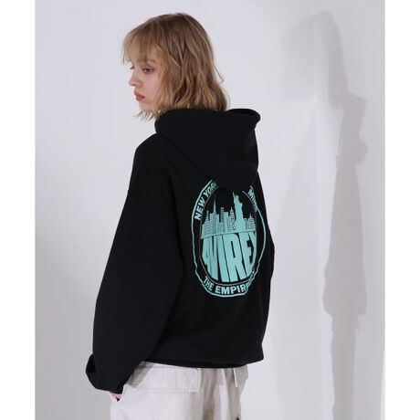 [^ԁF7834131010]sWEBtNEW YORK CITY ESCAPE PULLOVER HOODIE ^ j[[NVeB GXP[v vI[o[ t[fB[iڍׁEobNɃj[[NےuwrQvuȐ_vȂǂ𔭖Avgŗ̓IɍČEtg̃vgOtBbN|CgE12.5oz̃wr[EFCǧp[J[EKbVƂ݂ƃhC^b`̕ŃAJ𖡂킦t[fB[ENтł͂ȂApCȂ̂ŒʔN₷SnCǂdlyAVIREX^ABbNXz1975NɃAJR̃RgN^[ƂđnƂAtCgWPbgł̔FmxIɍ߂AVIREX́A1985NAfUCւ̕s̐_ŃX|[cJWAɂioBAVIREX VARSITÝA"ÂǂAJ"e[}ɂX|[cCŁAABbNXȂł͂̃J[OƓƑnIȃOtBbNfUCHIPHOPV[𒆐SƂlCA[eBXgX|[cIɍDŒpAč̎҂̃Xe[^XuhւƊg債BNVJłȂǂȃV[łF򂹂ȂAVIREX VARSITỸEFÁAʂ⍑Ђ킸AAJq[[̐_M邷ׂĂ̐lɍxꑱĂB