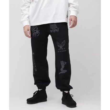 [^ԁF7834110025]sWEBtSTENCIL PRINT SWEAT PANTS ^ XeV vg XEFbgpc ^ AVIREX ^ ABbNX&lt;iڍ&gt;EWEBłȂiEx[VbNȃfUCŃ}`ɗXEFbgpcɃIWivgXyV1Egĥ肵VGbgXg[goEobNɂ̓|PbgzAE|Pbgɂ̓uhsXl[tfUCEсipCjgpȂ̂ŒG߂ɑΉyAVIREX^ABbNXz1975NɃAJR̃RgN^[ƂđnƂAtCgWPbgł̔FmxIɍ߂B~^[ɋNABbNX́A@\IȃfUCoL̔ɎxĂB̌Iȕ\́AfuCfB[EW[YvugbvKvutBXxvȂǂ̃XN[ł􂵁Aт𗁂тB̖ʂ̖fUCAmX^WbNȖ킢͍ȂȆ̐lXxꑱĂB