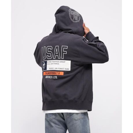 [^ԁF7834231001]yAVIREXVbvz&nbsp;iFSHEETING PATCHED ZIP PARKA "FLYING TIGERS"&lt;iڍ&gt;EABbNX炵WbvAbṽt[fB[E̗ёfނgpWbvAbvp[JEuhł݂͂FLYING TIGERS`[tɂfUCEvgƃpb`gݍ킹ăOtBbN\EʔN₷SnǂdlyAVIREX^ABbNXz1975NɃAJR̃RgN^[ƂđnƂAtCgWPbgł̔FmxIɍ߂B~^[ɋNABbNX́A@\IȃfUCoL̔ɎxĂB̌Iȕ\́AfuCfB[EW[YvugbvKvutBXxvȂǂ̃XN[ł􂵁Aт𗁂тB̖ʂ̖fUCAmX^WbNȖ킢͍ȂȆ̐lXxꑱĂB