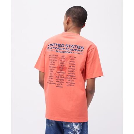 [^ԁF7835134014]yAVIREXVbvziFUSAFA SQUADRONS EMBROIDERY T-SHIRTiڍׁEAVIREX̔TVcERmwZ̕`[tɂfUCEhJƃvggݍ킹Xg[gȃ~^[X^CE100葬̍A|GXe̓xlߓVfނ̗pEzCgA`R[AIWAlCr[4FWJEoX̂悢VGbgyAVIREX^ABbNXz1975NɃAJR̃RgN^[ƂđnƂAtCgWPbgł̔FmxIɍ߂B~^[ɋNABbNX́A@\IȃfUCoL̔ɎxĂB̌Iȕ\́AfuCfB[EW[YvugbvKvutBXxvȂǂ̃XN[ł􂵁Aт𗁂тB̖ʂ̖fUCAmX^WbNȖ킢͍ȂȆ̐lXxꑱĂB