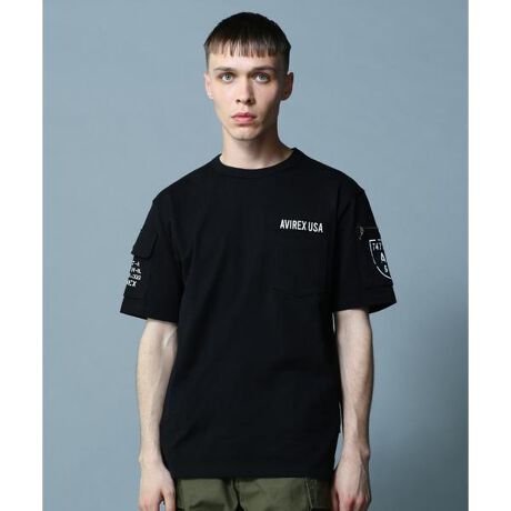 [^ԁF7835934010]iFFATIGUE T-SHIRTsiڍׁtEAVIREX̃OZ[f̔sVcE莝̂̓VfނgpEt@eB[OpcCXpCAꂽfUCE|Pbgɕt~^[vfڂ̃ACeEN[lbNsVcfUC悭~^[ȃeCXgȕ͋Cɂ킽xꑱ閼iyAVIREX^ABbNXz1975NɃAJR̃RgN^[ƂđnƂAtCgWPbgł̔FmxIɍ߂B~^[ɋNABbNX́A@\IȃfUCoL̔ɎxĂB̌Iȕ\́AfuCfB[EW[YvugbvKvutBXxvȂǂ̃XN[ł􂵁Aт𗁂тB̖ʂ̖fUCAmX^WbNȖ킢͍ȂȆ̐lXxꑱĂB