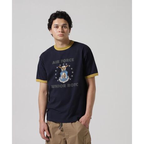 [^ԁF7835134029]yAVIREXVbvziFMIL. ACADEMY T-SHIRT "AF.JR"yiڍׁzEJbWeCXgȔTVcEtgɂAFJR`[t̃vgfUCEwr[EFCgngpEoX̗ǂVGbgAFJRčR\mPvÕWjAyAVIREX^ABbNXz1975NɃAJR̃RgN^[ƂđnƂAtCgWPbgł̔FmxIɍ߂B~^[ɋNABbNX́A@\IȃfUCoL̔ɎxĂB̌Iȕ\́AfuCfB[EW[YvugbvKvutBXxvȂǂ̃XN[ł􂵁Aт𗁂тB̖ʂ̖fUCAmX^WbNȖ킢͍ȂȆ̐lXxꑱĂB