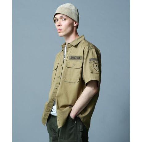 [^ԁF7835923001]yAVIREXVbvziFBASIC FATIGUE SHORT SLEEVE SHIRTVvȃfUC̒ɂA~^[fBeB[ƃOtBbN[NƂ܂ꂽBꖳ̃ACeBiڍׁEt@eB[O|Pbg|Cg̔VcEAVIREXƂ킩鑶݊̂VcEut@eB[OTVcvx[XɂfUCERbgcCngpEƂVGbgyAVIREX^ABbNXz1975NɃAJR̃RgN^[ƂđnƂAtCgWPbgł̔FmxIɍ߂B~^[ɋNABbNX́A@\IȃfUCoL̔ɎxĂB̌Iȕ\́AfuCfB[EW[YvugbvKvutBXxvȂǂ̃XN[ł􂵁Aт𗁂тB̖ʂ̖fUCAmX^WbNȖ킢͍ȂȆ̐lXxꑱĂB