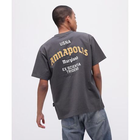 [^ԁF7835134040]yAVIREXVbvziFscXtANNAPOLIS T-SHIRTiڍׁE̔TVcEtgɂ́AIWitHg̃ShJEobNɂ̓AJCRwZAʏ̃Ai|X`[tƂhJfUCEi`A`R[Au[O[A_[NO[4FWJERbg100EoX̂悢VGbgyAVIREX^ABbNXz1975NɃAJR̃RgN^[ƂđnƂAtCgWPbgł̔FmxIɍ߂B~^[ɋNABbNX́A@\IȃfUCoL̔ɎxĂB̌Iȕ\́AfuCfB[EW[YvugbvKvutBXxvȂǂ̃XN[ł􂵁Aт𗁂тB̖ʂ̖fUCAmX^WbNȖ킢͍ȂȆ̐lXxꑱĂB