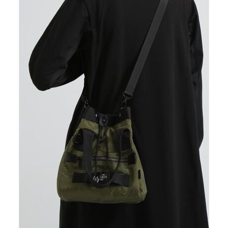 [^ԁF7835276703]NYLON MINI SHOULDER BAGEV_[RO\ȃg[gobOBR[hiċВ^ɂĂg܂BEXy[X͊O4C2E}`ՂƂĂ̂ŁA[͂̂ACełByAVIREX WOMANz{iIȃ~^[EFA@\ƃfUCfB[XJWAɓeCBI㐫̂郌fB[XuhƂđARADSAzƂĉȓl̏֌fBXJWAĂĂ܂B