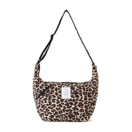 [^ԁF7835976703]E~^[Ci[`[t̃LeBOXeb`̃ghACeBIGV_[obOBE|GXecC𒆖ȂŃ{fBOČyƃNbVČBEʂɂ̓~^[Ci[`[t̃l[⃏|Cg̐sXl[BEʂɂ͕֗ȃX}[gtH[\ȃ~j|PbgBEV_[ɂAVIREX N.Y.C.̎hJ`[t̂X^CÕ|CgɂȂ܂BubNCIp[hCO[Jt[W͒cXEWEBClCr[CubNJt[WDEPOTEWEBɂȂ܂ByAVIREX WOMANz{iIȃ~^[EFA@\ƃfUCfB[XJWAɓeCBI㐫̂郌fB[XuhƂđARADSAzƂĉȓl̏֌fBXJWAĂĂ܂B