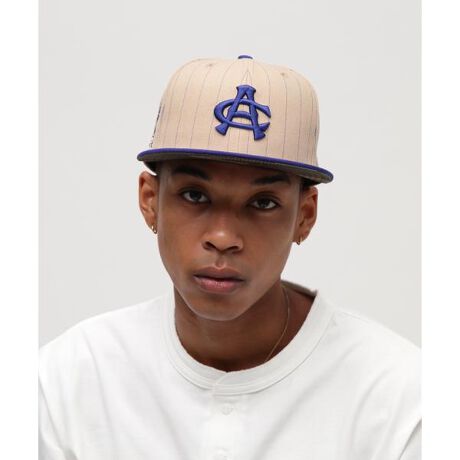 [^ԁF7835974002]EAVIREX50Nf̃LbvE6nMō\ꂽVGbg9FIFTY̗pEtgɂ́AAVIREX CORPS𗪂AChJEETChɂ́A50NLÕIWifUChJEobNɂ́AuhShJEcoɂ̓Jt[WgpEATCh̃XibvobNŃTCY𒲐\ENEWERAɂ͂ȂAAVIREX炵J[OWJEXg[gV[ɂ͌ȂACRjbNI݁Eʖ킸p₷VGbgyNEW ERA ^ j[Gz1920N̐ݗȗAEō̃wbhEFAJpj[ƂĖiĂuNEW ERAvBEEX|[cEt@bV𒴂A1lЂƂ̌ƃX^C\ɕ\邱ƂłwbhEFAłByAVIREX^ABbNXz1975NɃAJR̃RgN^[ƂđnƂAtCgWPbgł̔FmxIɍ߂B~^[ɋNABbNX́A@\IȃfUCoL̔ɎxĂB̌Iȕ\́AfuCfB[EW[YvugbvKvutBXxvȂǂ̃XN[ł􂵁Aт𗁂тB̖ʂ̖fUCAmX^WbNȖ킢͍ȂȆ̐lXxꑱĂBg̃p\R̃j^[ɂāAiƃJ[قȂ ꍇ܂Bɐ\󂲂܂񂪁A܂l肢܂BVbv̍݌ɐ cX܂̏i܂܂Ă܂B݌ɐXϓׁA_ō݌ɂɂȂĂꍇ܂BTCY\́Ai̐nDȂǂ̓ɂǍ덷͂܂B\߂B摜̏i̓TvłBۂ̏ił́AdlEH኱قȂꍇ܂B