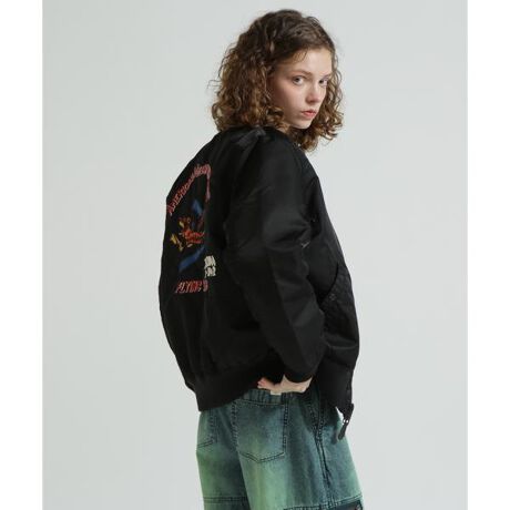 [^ԁF7835252604]Ewr[iCcCɃXg[EHbV邱ƂŁAAȒÊ\ĂBEwʂɂAVIREXł݂͂FLYING TIGERS̃`[t̎hJĎdグĂBE悭ƂVGbgyAVIREX WOMANz{iIȃ~^[EFA@\ƃfUCfB[XJWAɓeCBI㐫̂郌fB[XuhƂđARADSAzƂĉȓl̏֌fBXJWAĂĂ܂B