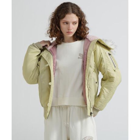 [^ԁF7835252606]EԂ̐lCւN-2B JACKET̃AWfEYȃ{fB[J[Ƀt@[̔zFfAñJ[O|CgłBEO\ȃt@[t[hWbvŕό`AD݂̒Ȃy߂܂ByAVIREX WOMANz{iIȃ~^[EFA@\ƃfUCfB[XJWAɓeCBI㐫̂郌fB[XuhƂđARADSAzƂĉȓl̏֌fBXJWAĂĂ܂B