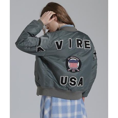 [^ԁF7835952601]s50th AnniversarytMA-1 SIGNATURE BIG LOGOE50NLOpb`̃XyVMA-1EAVIREX̃A[JCu蕜rbOSbỹfUCE\n͒Ԃ̃wr[iCfށEAVIREX̃tCgU[ł݂MAP̗n̗p߃X^COpcXJ[gȂǁAX^CO₷MA-1WPbgBLOfȂAԓIɒp܂ByAVIREX WOMANz{iIȃ~^[EFA@\ƃfUCfB[XJWAɓeCBI㐫̂郌fB[XuhƂđARADSAzƂĉȓl̏֌fBXJWAĂĂ܂B