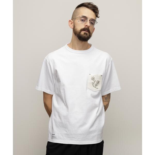 T-SHIRT FLOWER STUDDEDLEATHER PKT／フラワースタッズ レザー