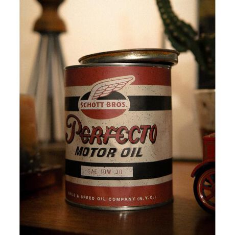 [^ԁF7824970072]Җ]̐ĂSchott烊[XBߋAnVcŐlC̕Be[WICʃfUC̗pB傫ߊDÂ炭|ȒPBgp邽тɖ{̃ICʂ̂悤ɃGCWOĂly݂B{͕̂tĂ܂BK̂摜͌oNωTvgpĂ܂B̏i̓N[|ΏۊOƂȂĂ܂BySchott^Vbgz  C_[XWPbg̑㖼ƂSchott̗j́A1913NAj[[NŃA[BEVbgAWbNEVbǧZɂĎn܂B ̓CR[gHꂾA1928NɐEŏ߂ătgWbp[̗pC_[XWPbguPerfectovV[Y𔭔B {^dlȂAIȃWPbgƂĘbƂȂǍ̃C_[Xjɑ傫ȉe^B āASchott̖𐢊Eɒm炵߂̂50Nɔ\ꂽ^̃X^bYG|bgɔz`̃f X^[B [YZbNXsXgY͂߁ÃA[eBXg⃂[^[TCNXgɎxA𒴂i̒ԂƂčȂ̐lX𖣗B ŋ߂ł͒ԃfłȂAJWAC[ȂǁAɎɍ킹Đi𐋂vVYȂB C_[X̗j͉iSchottƂƂɂB