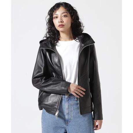 [^ԁF7825950605]V[v\tgibpgpu]B̐؂ւɍ킹ĐɃt@Xi[|PbgtX^CBX^CbVŃX|[eB[ȃfUCɗƂ܂ĂBƂ̂TCYŁA傫ڂȃt[hIB̏i̓N[|ΏۊOƂȂĂ܂BySchott^VbgzC_[XWPbg̑㖼ƂSchott̗j́A1913NAj[[NŃA[BEVbgWbNVbǧZɂĎn܂B̓CR[gHꂾA1928NɐEŏ߂ătgWbp[̗pC_[XWPbguPerfectovV[Y𔭔B{^dlȂAIȃWPbgƂĘbƂȂǍ̃C_[Xjɑ傫ȉe^BāASchott̖𐢊Eɒm炵߂̂50Nɔ\ꂽ^̃X^bYG|bgɔz`̃fhX^[gB̐V삱AfwUEChEiMu\ҁvxŁA}[EuhZƌĂ郂fłB̌[YZbNXsXgY͂߁ÃbN~[WVɎxA𒴂i̔ԂƂčȂ̐lX𖣗Bŋ߂ł͒ԃfłȂAJWAC[ȂǁAɎɍ킹Đi𐋂vVYȂBC_[X̗j͉iSchottƂƂɂB