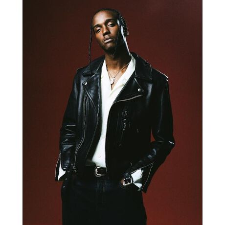 [^ԁF7825950023]̍U[炱ł{̃V{c܂܂̎dグƁAƂ݂ȂA_炩XgXt[ȃU[  NEW NAKED gpBdvł͂Ȃ炱₷A肵U[̓NZɂȂ鎿łBȑOWJĂAD-POCKET}Ci[`FWBoIWiɋ߂fBe[̗pBȂA^E[XƂĒ₷悤ɍ|PbgǉA֐߂Bnɂ̓Be[WYlngA~łgfUCB̏i̓N[|ΏۊOƂȂĂ܂BySchott^Vbgz C_[XWPbg̑㖼ƂSchott̗j́A1913NAj[[NŃA[BEVbgWbNVbǧZɂĎn܂B̓CR[gHꂾA1928NɐEŏ߂ătgWbp[̗pC_[XWPbguPerfectovV[Y𔭔B{^dlȂAIȃWPbgƂĘbƂȂǍ̃C_[Xjɑ傫ȉe^BāASchott̖𐢊Eɒm炵߂̂50Nɔ\ꂽ^̃X^bYG|bgɔz`̃f X^[B̐V삱AfwUEChEiMu\ҁvxŁA}[EuhZƌĂ郂fłB̌[YZbNXsXgY͂߁ÃbN~[WVɎxA𒴂i̔ԂƂčȂ̐lX𖣗Bŋ߂ł͒ԃfłȂAJWAC[ȂǁAɎɍ킹Đi𐋂vVYȂBC_[X̗j͉iSchottƂƂɂB