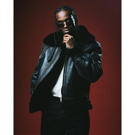 [^ԁF7825950045]㎿ȃV[vXLgp[g{o[WPbgBB-3͔@̃pCbgpĂAxAg[ȂɊ̃RbNsbgŊB@\IŃX^C̊mꂽB-3́A܂łقƂǌ`ςlCۂĂNVbNX^CWPbgłBv\ʂɂ̓bJ[H{Ă邽߁AdAȀԂɒԂĕωĂAI[̃WPbg֎dオ܂BȂ₩ȃV[vXLƕݍ܂悤ȏ_炩[g͓~Ƀ}CX^_[hƂďd󂵂܂B̏i̓N[|ΏۊOƂȂĂ܂BySchott^VbgzC_[XWPbg̑㖼ƂSchott̗j́A1913NAj[[NŃA[BEVbgWbNVbǧZɂĎn܂B̓CR[gHꂾA1928NɐEŏ߂ătgWbp[̗pC_[XWPbguPerfectovV[Y𔭔B{^dlȂAIȃWPbgƂĘbƂȂǍ̃C_[Xjɑ傫ȉe^BāASchott̖𐢊Eɒm炵߂̂50Nɔ\ꂽ^̃X^bYG|bgɔz`̃fhX^[gB@̐V삱AfwUEChEiMu\ҁvxŁA}[EuhZƌĂ郂fłB̌[YZbNXsXgY͂߁ÃbN~[WVɎxA𒴂i̔ԂƂčȂ̐lX𖣗Bŋ߂ł͒ԃfłȂAJWAC[ȂǁAɎɍ킹Đi𐋂vVYȂBC_[X̗j͉iSchottƂƂɂB