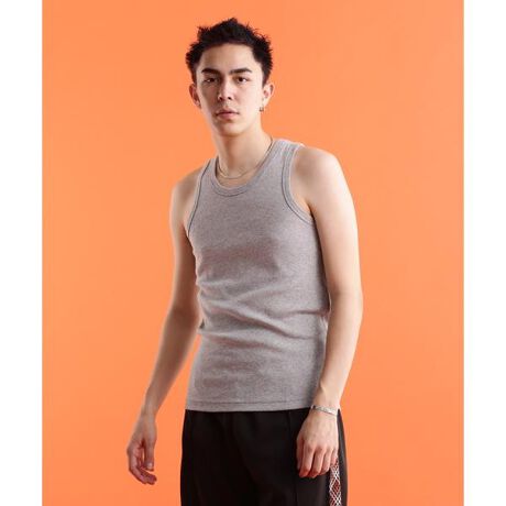 [^ԁF7825937001]ŁApǂtBbgɂȂltCXŕ҂܂ꂽA16ԋã^NgbvBIWi̐ppbP[WɓĔ[i܂B̏i̓N[|ΏۊOƂȂĂ܂BySchott^Vbgz  C_[XWPbg̑㖼ƂSchott̗j́A1913NAj[[NŃA[BEVbgAWbNEVbǧZɂĎn܂B ̓CR[gHꂾA1928NɐEŏ߂ătgWbp[̗pC_[XWPbguPerfectovV[Y𔭔B {^dlȂAIȃWPbgƂĘbƂȂǍ̃C_[Xjɑ傫ȉe^B āASchott̖𐢊Eɒm炵߂̂50Nɔ\ꂽ^̃X^bYG|bgɔz`̃f X^[B [YZbNXsXgY͂߁ÃA[eBXg⃂[^[TCNXgɎxA𒴂i̒ԂƂčȂ̐lX𖣗B ŋ߂ł͒ԃfłȂAJWAC[ȂǁAɎɍ킹Đi𐋂vVYȂB C_[X̗j͉iSchottƂƂɂB