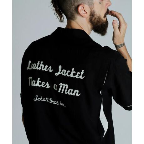 [^ԁF7825123012]ARŃTXeBiuȃZ@ۂgpcCfށBVN̂悤Ȍo邱ƂōfނłBgɕtƂ̃tBbgSnǂ̓Z̓ŒSnQłB1950ÑAJŗsVcł{[OVcBƂƂ̓{EOsۂɒpĂjtH[ÃbN[u[ɎꂽƂŃt@bVACeƂĒڂ悤ɂȂ܂BobNɂ U[WPbgZƂŒj͐lw ƂӖ[h`F[hJŎ{Ă܂B̏i̓N[|ΏۊOƂȂĂ܂BySchott^Vbgz  C_[XWPbg̑㖼ƂSchott̗j́A1913NAj[[NŃA[BEVbgAWbNEVbǧZɂĎn܂B ̓CR[gHꂾA1928NɐEŏ߂ătgWbp[̗pC_[XWPbguPerfectovV[Y𔭔B {^dlȂAIȃWPbgƂĘbƂȂǍ̃C_[Xjɑ傫ȉe^B āASchott̖𐢊Eɒm炵߂̂50Nɔ\ꂽ^̃X^bYG|bgɔz`̃f X^[B [YZbNXsXgY͂߁ÃA[eBXg⃂[^[TCNXgɎxA𒴂i̒ԂƂčȂ̐lX𖣗B ŋ߂ł͒ԃfłȂAJWAC[ȂǁAɎɍ킹Đi𐋂vVYȂB C_[X̗j͉iSchottƂƂɂB