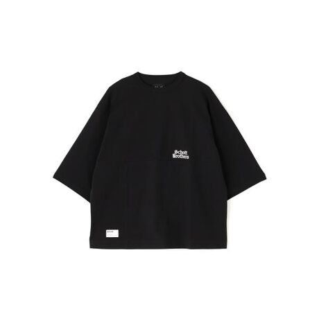 [^ԁF7825130007]@\fނgp܂ł̃CƂ͈悵BLACK SHEEPRNVBڐG⊴AARۋ@\Ă邽߁A̓{ɂ͂҂̃eLX^CłBׂԎ̎xl߂ŐDĂ邽ߔG肪悭AȂh[v̂fށB{fBJ[͍1FōhJƔhJ2FWJłBɂ̓IWiS|CgœVvŎg₷fUCBgh炵I[o[TCYVGbg̃tbg{[VcBVvȃfUCȂʂɂȂ肷Ȃ悤A؂ւʒu𒲐SʒuĒႭݒ肵AȍSl߂1BLgƃA[z[́Añh[vyނɂ͂҂ȃVGbgɎdオĂ܂Bt̑܂̓|vsv̐^pbNB񂾗mA邭Ɗۂ߂邾ŋC֗ACełBו肪ȗs̍ۂA厖ȗmC≘ꂩۑ邽߂ɂgB̏i̓N[|ΏۊOƂȂĂ܂ByBLACK SHEEPzr̔TƂƂjAXtŃlKeBuȈӖƂĂꂪAǂ߂CAEgTC_[̂悤ȗʒůiDǂɂǂ䂩̂B̖}Ȃ̂ł͂ȂAIȃVGbgȂ@\˔ʐBLACK SHEEPɃsb^BySchott^VbgzC_[XWPbg̑㖼ƂSchott̗j́A1913NAj[[NŃA[BEVbgWbNVbǧZɂĎn܂B̓CR[gHꂾA1928NɐEŏ߂ătgWbp[̗pC_[XWPbguPerfectovV[Y𔭔B{^dlȂAIȃWPbgƂĘbƂȂǍ̃C_[Xjɑ傫ȉe^BāASchott̖𐢊Eɒm炵߂̂50Nɔ\ꂽ^̃X^bYG|bgɔz`̃f X^[B̐V삱AfwUEChEiMu\ҁvxŁA}[EuhZƌĂ郂fłB̌[YZbNXsXgY͂߁ÃbN~[WVɎxA𒴂i̔ԂƂčȂ̐lX𖣗Bŋ߂ł͒ԃfłȂAJWAC[ȂǁAɎɍ킹Đi𐋂vVYȂBC_[X̗j͉iSchottƂƂɂB