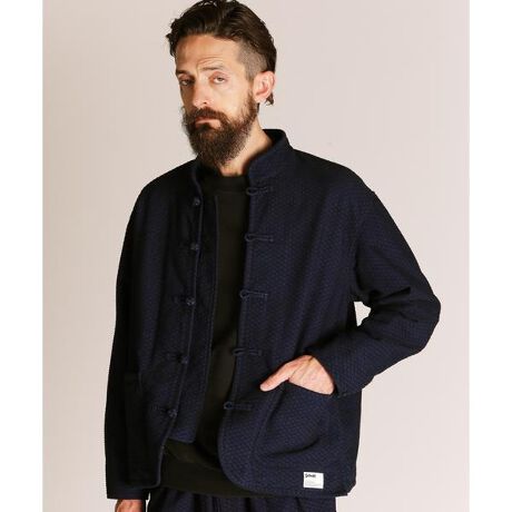 [^ԁF7825252003]{̓`Z@łhqꂽAƎ͂̃̕`CiVcBhqȂł̗͂̊̂\ƁAƂnłBfUCɂ̓`CiVc̃ACRjbNȃfBe[̗pA`Iȃ[v{^X^hJ[ANZgɁBƂ̂VGbgŁAtȒȂiȃX^C܂ŕLΉ܂BBe[ŴhqnƁAmIȃ`CiVc̃fUCZꒅBJWAɂ[hɂށAVX^CĂ܂B̏i̓N[|ΏۊOƂȂĂ܂BySchott^VbgzC_[XWPbg̑㖼ƂSchott̗j́A1913NAj[[NŃA[BEVbgAWbNEVbǧZɂĎn܂B̓CR[gHꂾA1928NɐEŏ߂ătgWbp[̗pC_[XWPbguPerfectovV[Y𔭔B{^dlȂAIȃWPbgƂĘbƂȂǍ̃C_[Xjɑ傫ȉe^BāASchott̖𐢊Eɒm炵߂̂50Nɔ\ꂽ^̃X^bYG|bgɔz`̃f X^[B[YZbNXsXgY͂߁ÃA[eBXg⃂[^[TCNXgɎxA𒴂i̒ԂƂčȂ̐lX𖣗Bŋ߂ł͒ԃfłȂAJWAC[ȂǁAɎɍ킹Đi𐋂vVYȂBC_[X̗j͉iSchottƂƂɂB