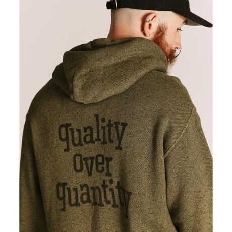 [^ԁF7825231005]Ɠȕ͂̃XEFbgoB\ʂ̓VQہijŕ҂ݏグ邱ƂŁA܉̂悤ȉŝ\܂BɁAʏ́uSсvƌĂ΂ɑԎ̗тgpARbg̎i`ȕőɈĂĂ܂BÂAe߂ɂƕ҂܂ꂽт́A݂ǂAӂƂ_炩Bقǂɐĝɓ݁AKȒSn񋟂܂BɁABe[Wvg{AJԂƂŃvgސF{fBɑ܂Ă܂BԂ̌o߂ƂƂɕABꖳ̕\ւƕωĂ܂B̑fނƌoNωy߂fUCZApȂꒅBVvȂ݊̂dオŁAJWAX^CɎ₷ACełB̏i̓N[|ΏۊOƂȂĂ܂BySchott^VbgzC_[XWPbg̑㖼ƂSchott̗j́A1913NAj[[NŃA[BEVbgAWbNEVbǧZɂĎn܂B̓CR[gHꂾA1928NɐEŏ߂ătgWbp[̗pC_[XWPbguPerfectovV[Y𔭔B{^dlȂAIȃWPbgƂĘbƂȂǍ̃C_[Xjɑ傫ȉe^BāASchott̖𐢊Eɒm炵߂̂50Nɔ\ꂽ^̃X^bYG|bgɔz`̃fX^[B[YZbNXsXgY͂߁ÃA[eBXg⃂[^[TCNXgɎxA𒴂i̒ԂƂčȂ̐lX𖣗Bŋ߂ł͒ԃfłȂAJWAC[ȂǁAɎɍ킹Đi𐋂vVYȂBC_[X̗j͉iSchottƂƂɂB