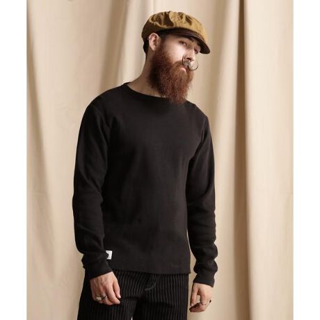 [^ԁF7825930006]Rbg100̃njJbt w[LS T-SHIRTBnʂ̉ʂ́AnƑ̂̊ԂɋC̑woẢ𓦂Ȃʂ܂BŒʋCɂDĂ̂ŁAH~KɎgƂł܂Bfނ̗ǂñw[lbNT-SHIRTƂȂĂ܂BySchott^VbgzC_[XWPbg̑㖼ƂSchott̗j́A1913NAj[[NŃA[BEVbgAWbNEVbǧZɂĎn܂B̓CR[gHꂾA1928NɐEŏ߂ătgWbp[̗pC_[XWPbguPerfectovV[Y𔭔B{^dlȂAIȃWPbgƂĘbƂȂǍ̃C_[Xjɑ傫ȉe^BāASchott̖𐢊Eɒm炵߂̂50Nɔ\ꂽ^̃X^bYG|bgɔz`̃fhX^[gB̐V삱AfwUEChEiMu\ҁvxŁA}[EuhZƌĂ郂fłB̌[YZbNXsXgY͂߁ÃbN~[WVɎxA𒴂i̔ԂƂčȂ̐lX𖣗Bŋ߂ł͒ԃfłȂAJWAC[ȂǁAɎɍ킹Đi𐋂vVYȂBC_[X̗j͉iSchottƂƂɂB